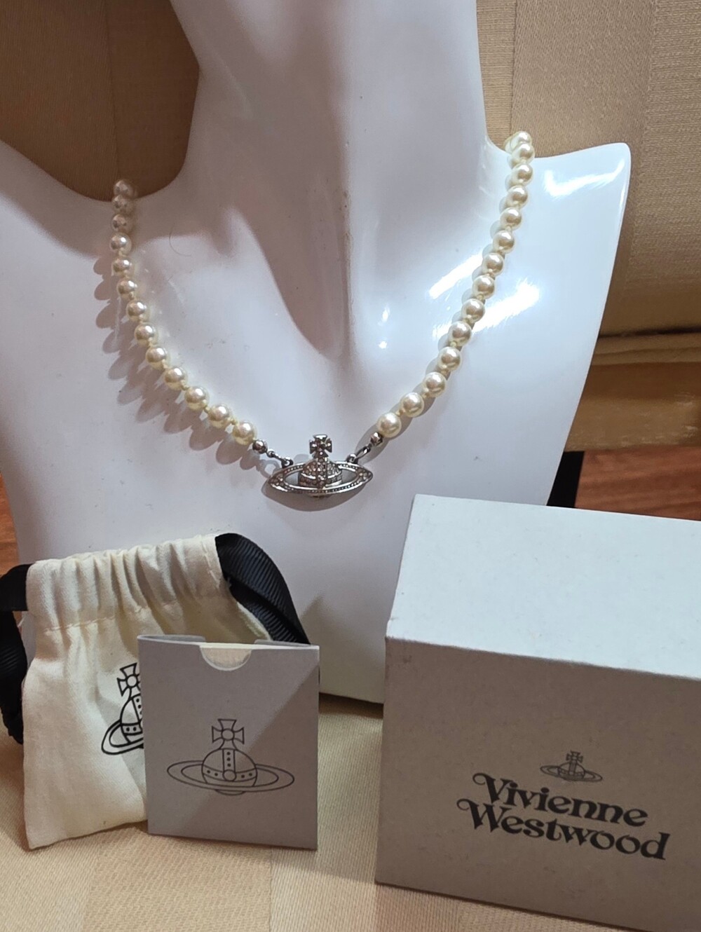 VIVIENNE WESTWOOD PEARL NECKLACE NEW WITH TAGS 20 Inches